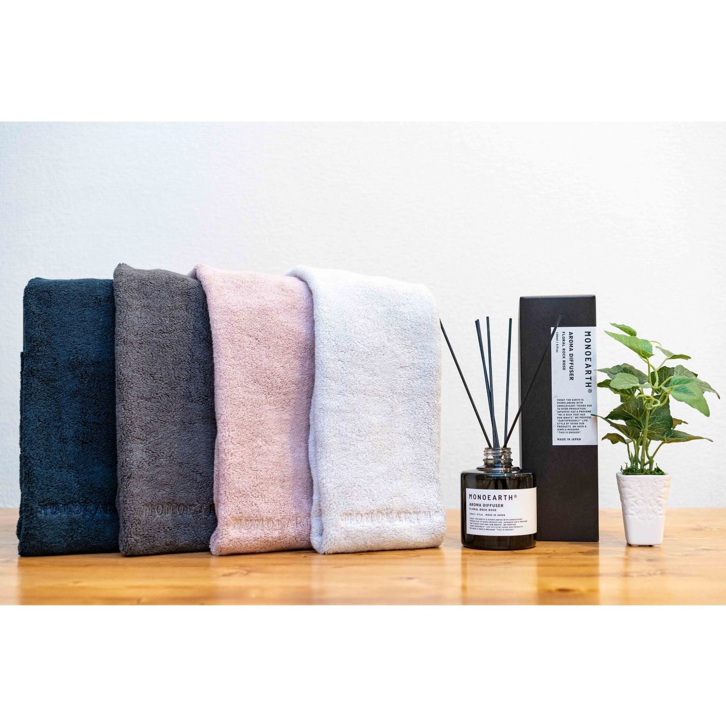 ※送料無料【モノアース】モリンガ イン ボタニカル ハンドウォッシュ/オリエンタルホワイティーの香り 300mL